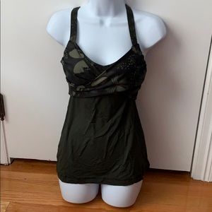 Lululemon tank, size 6